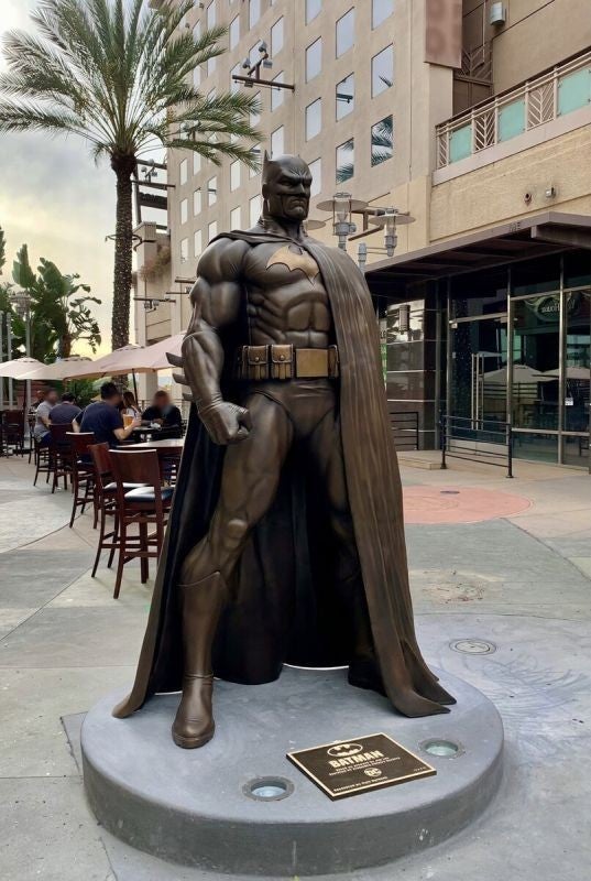 batman-statue-1245894.jpeg